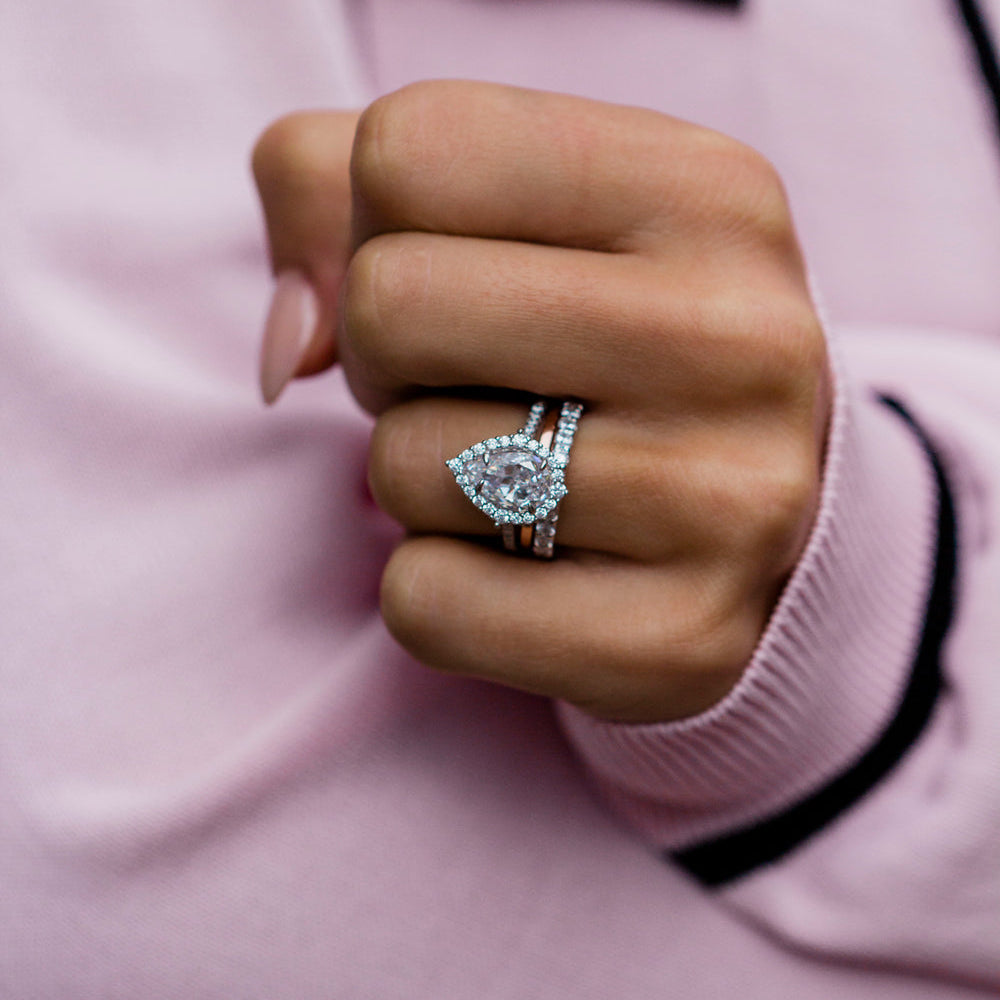 Pear Cut Halo Style Cubic Zirconia in 925 Sterling Silver Ring 1