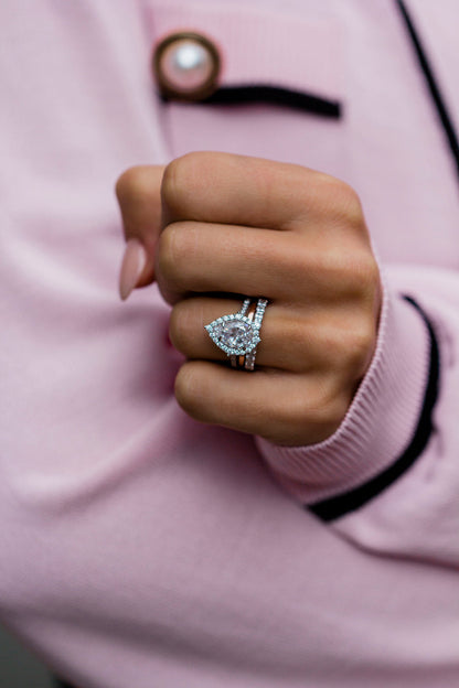 Pear Cut Halo Style Cubic Zirconia in 925 Sterling Silver Ring 1