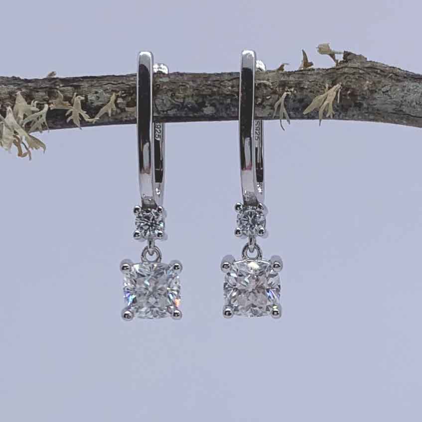 Round Cut Cubic Zirconia in 925 Sterling Silver Earrings 5