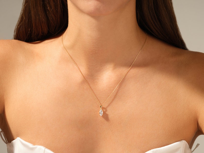 2.0 CT Marquise Moissanite Diamond Solitaire Pendant Necklace in Solid Gold 4