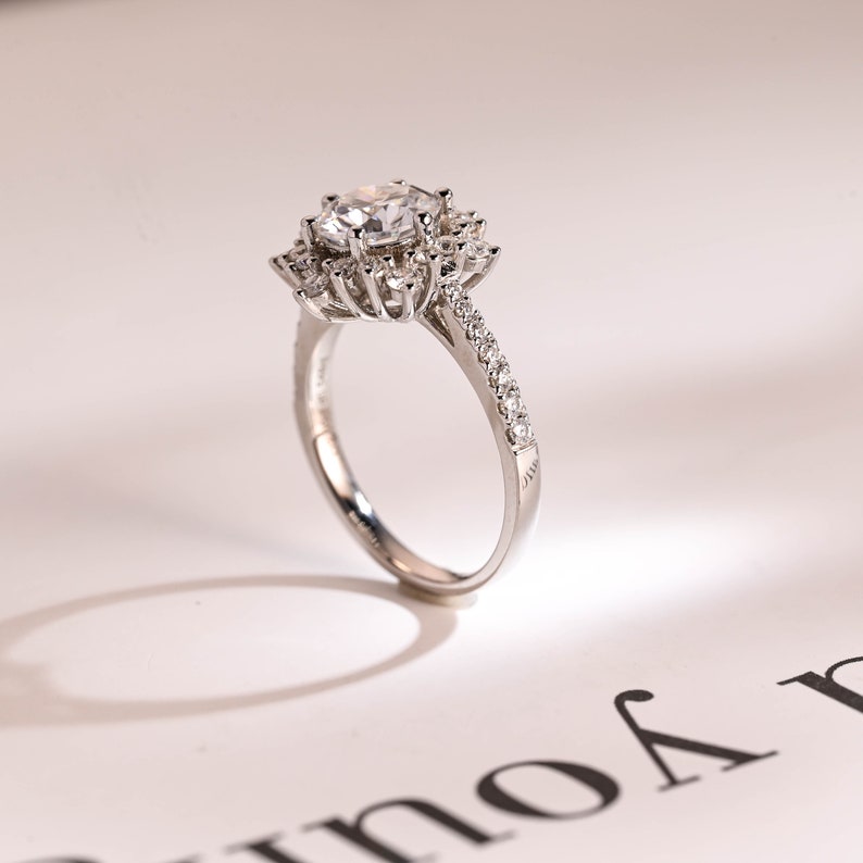 Stunning 0.5 - 1.5 CT Round Moissanite Engagement Ring with Cluster Design 7