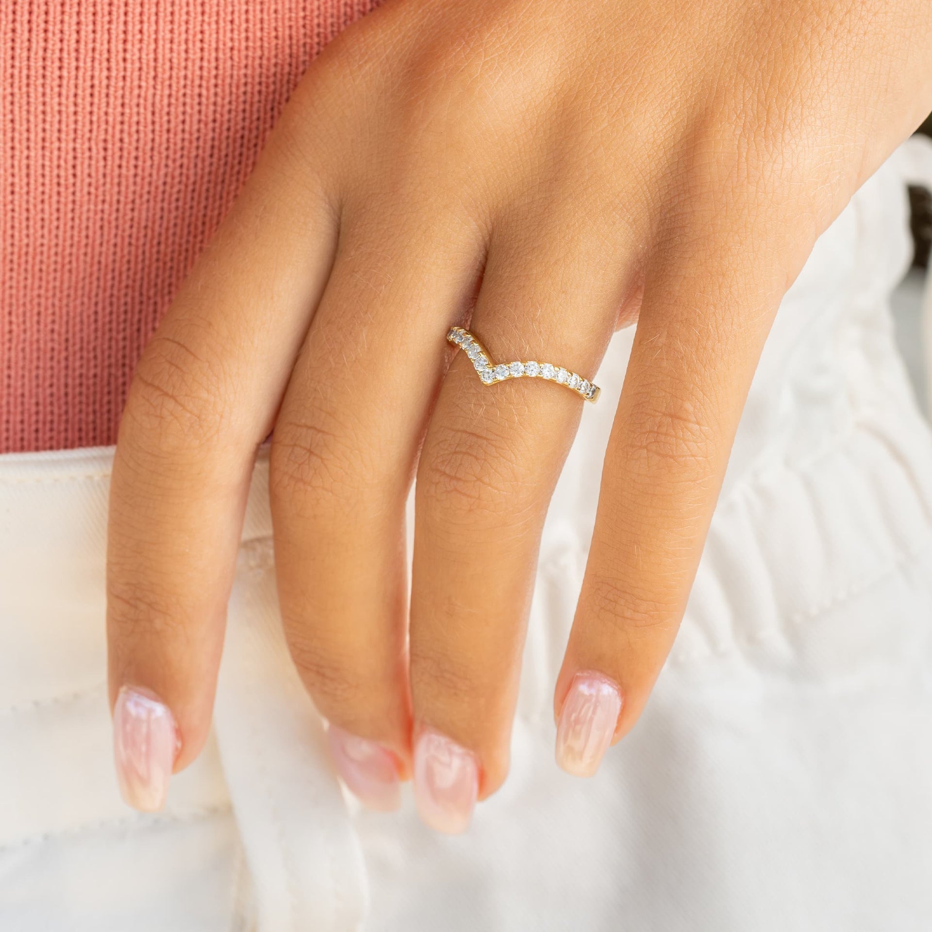 Stunning 0.3 TCW Round Moissanite Stones Curved Wedding Band 4