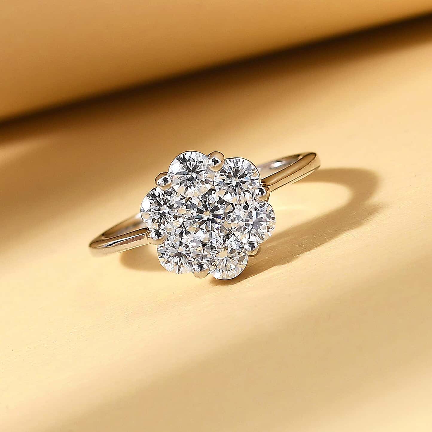 Round Cut Cubic Zirconia in 925 Sterling Silver Ring 8