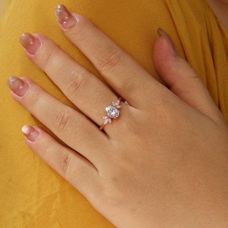 Stunning 2.0 CT Oval Shape Moissanite Engagement Ring with Cluster Design 6