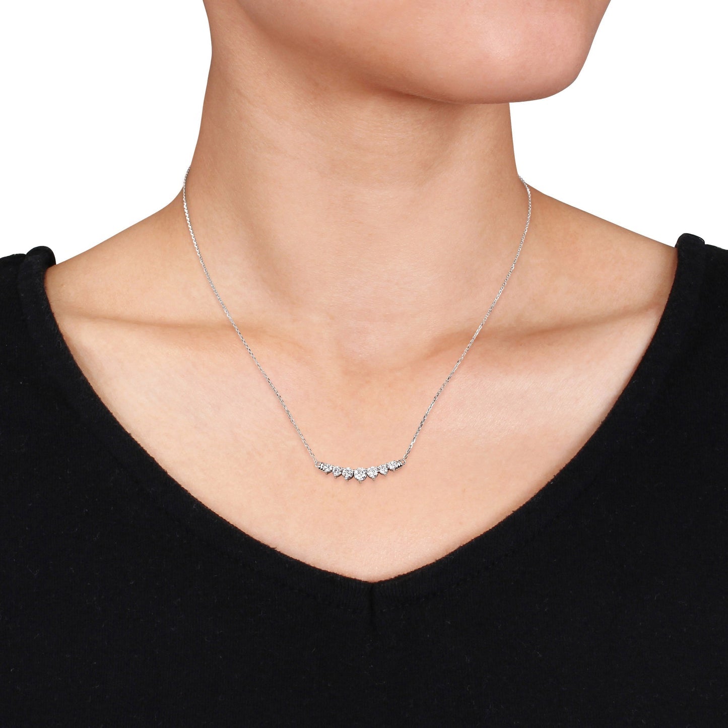 Round Cut Cubic Zirconia in 925 Sterling Silver Necklace 9