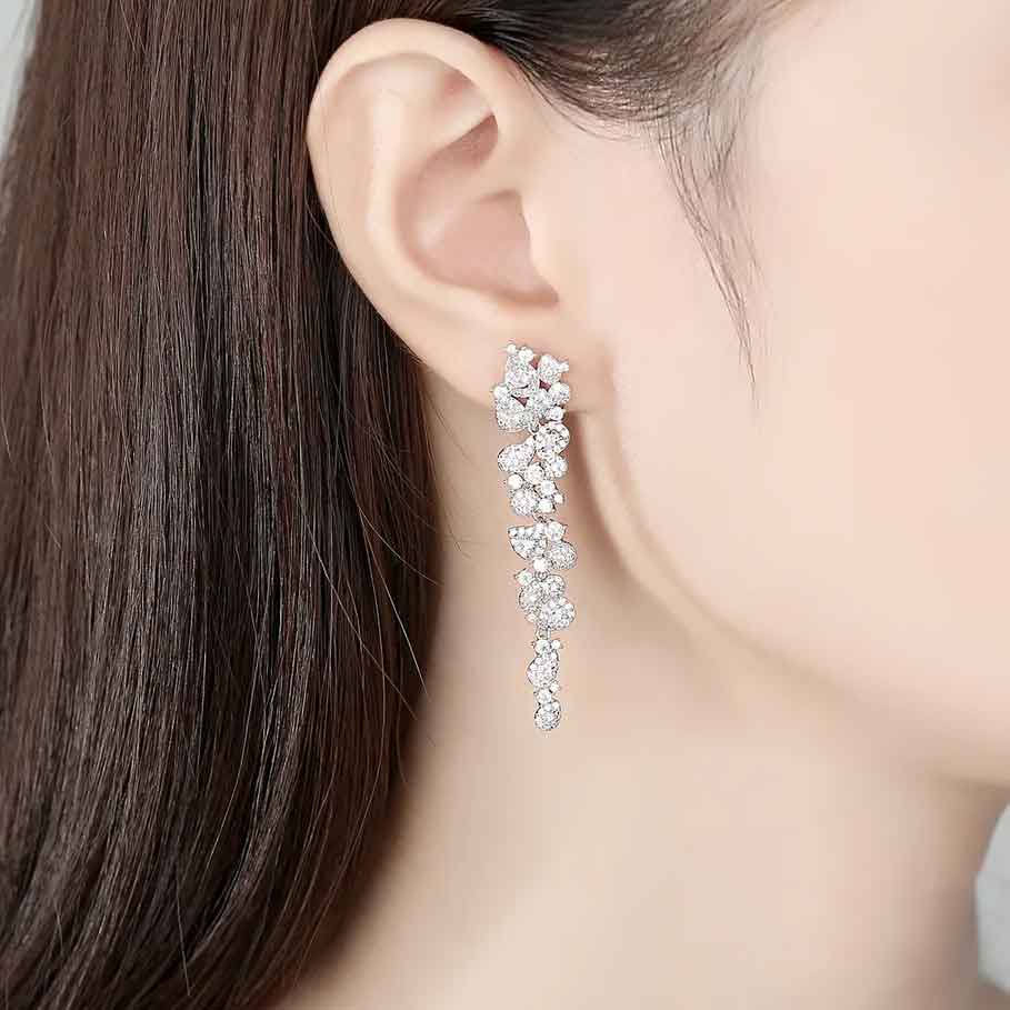 Round Cut Cubic Zirconia in 925 Sterling Silver Earrings 3