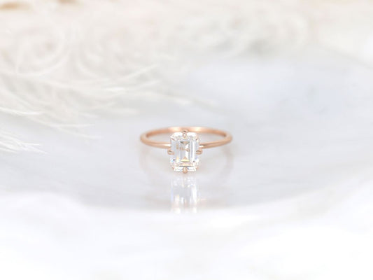 Stunning 1.75 CT Emerald Moissanite Engagement Ring with Solitaire Design 1