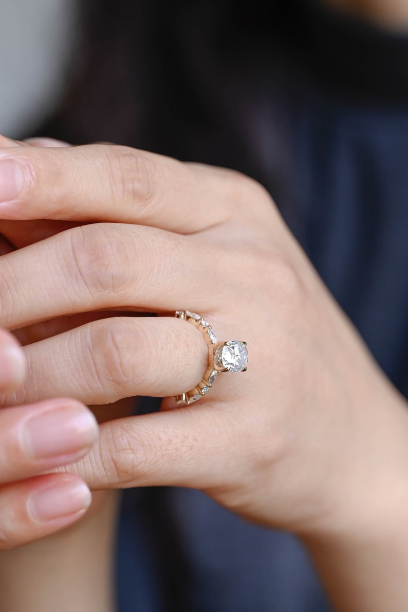 Stunning 1.0 - 2.0 CT Oval Moissanite Engagement Ring with Pave & Hidden Halo Design 6