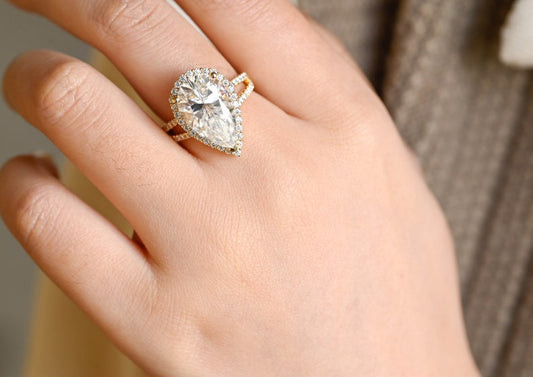 Stunning 2.0 - 4.0 CT Pear Moissanite Engagement Ring with Pave & Halo Design 2