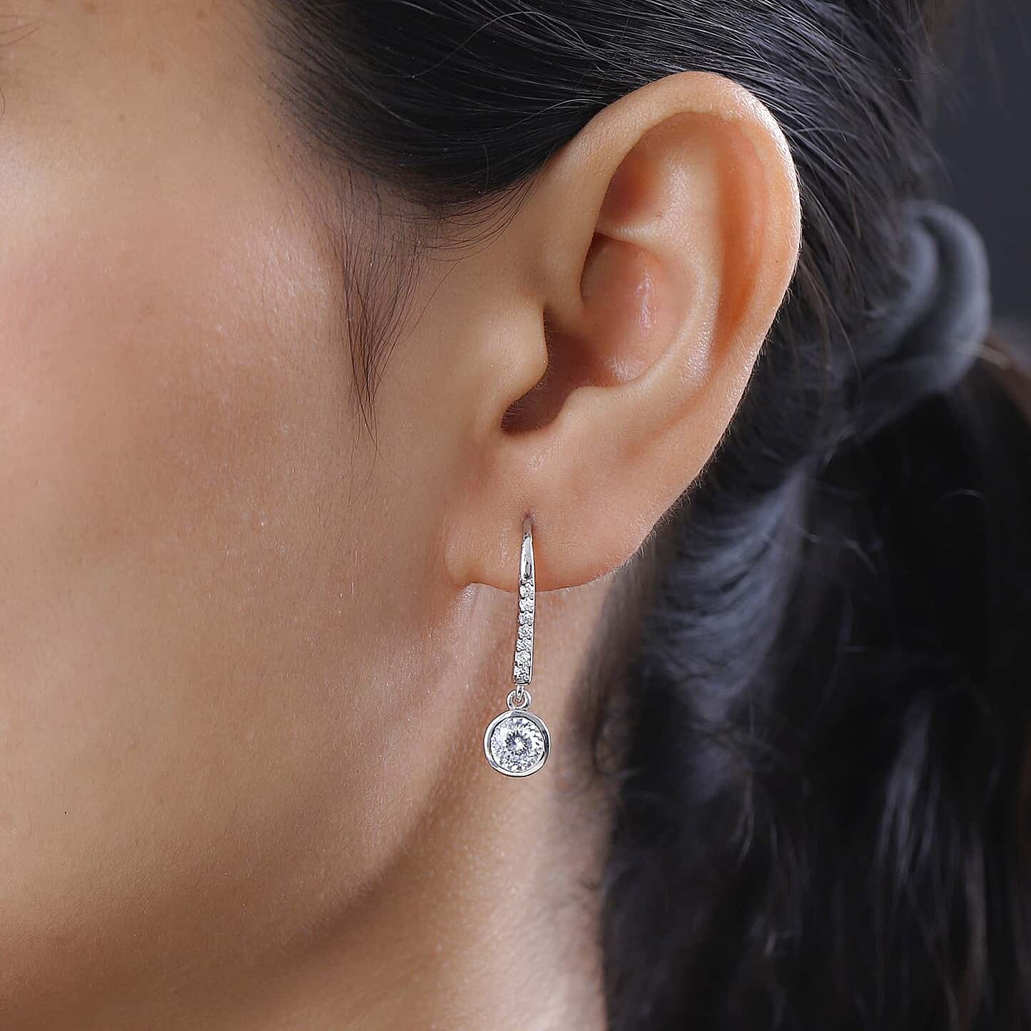 Round Cut Cubic Zirconia in 925 Sterling Silver Earrings 3