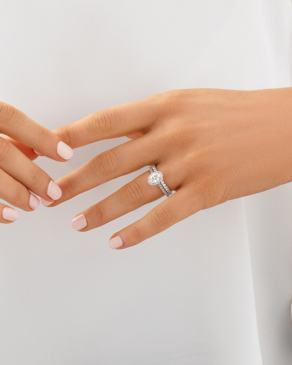 Stunning 0.9 CT Oval Moissanite Engagement Ring In Halo & Pave Design 4