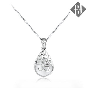 Round Cut Cubic Zirconia in 925 Sterling Silver Necklace