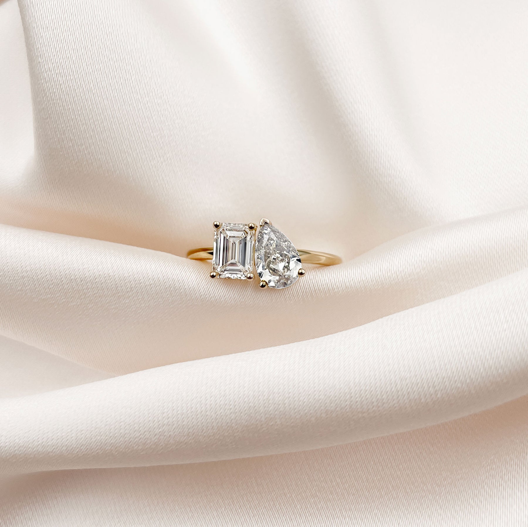 Stunning 3.0 TCW Pear & Emerald Moissanite Stones Engagement Ring 7