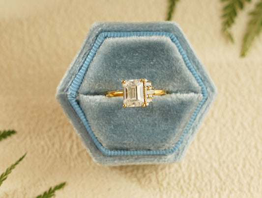 Stunning 1.0 - 2.0 CT Emerald Moissanite Engagement Ring With Cluster Design 2