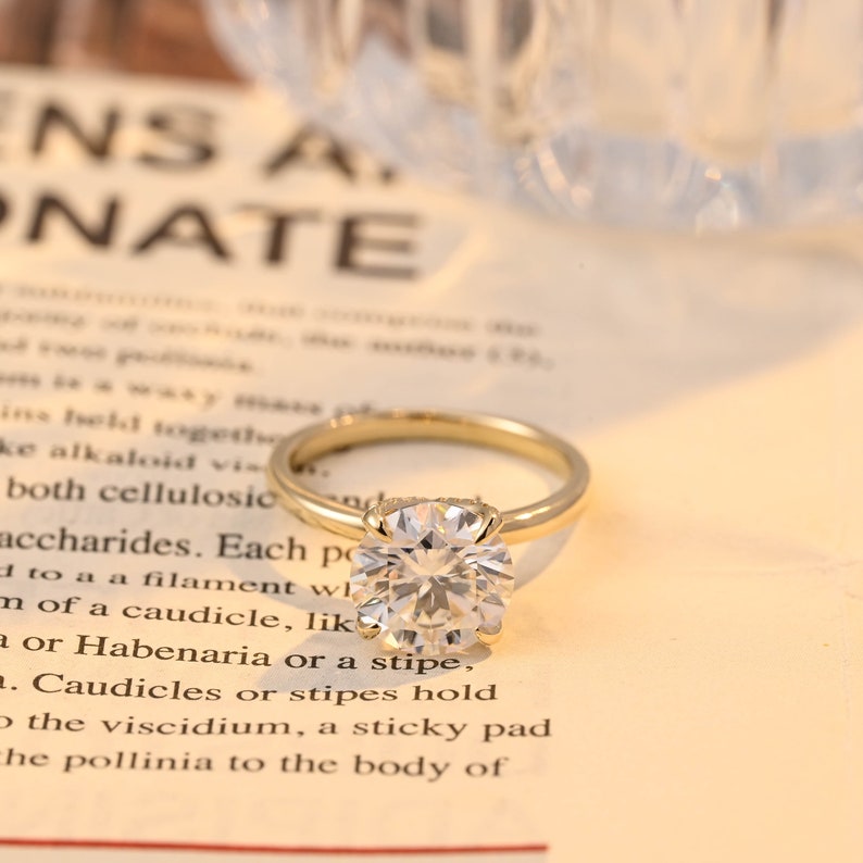 3.0 CT Round Shaped Moissanite Engagement Ring With Solitaire Style 1