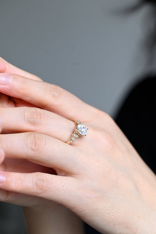 Stunning 1.0 - 2.0 CT Oval Moissanite Engagement Ring with Cluster Design 2