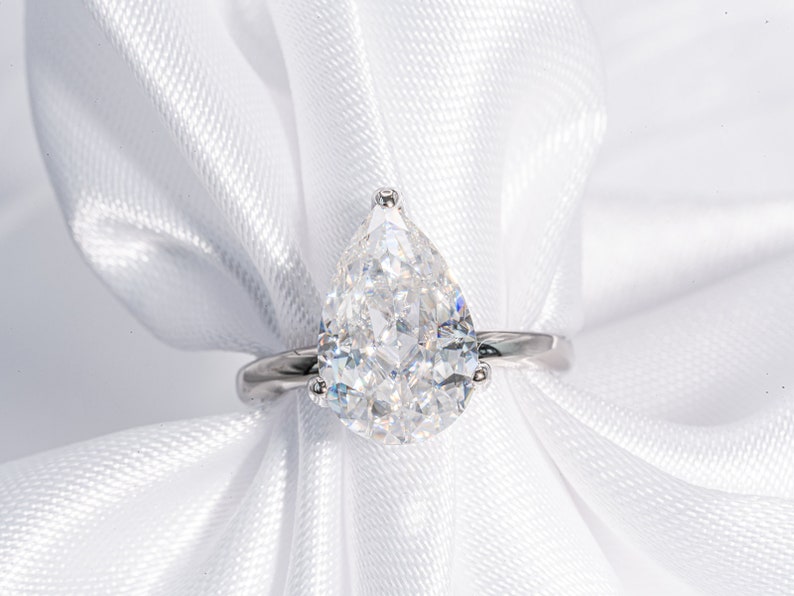 Stunning 3.0 CT Pear Cut Moissanite Engagement Ring with Solitaire Design 6