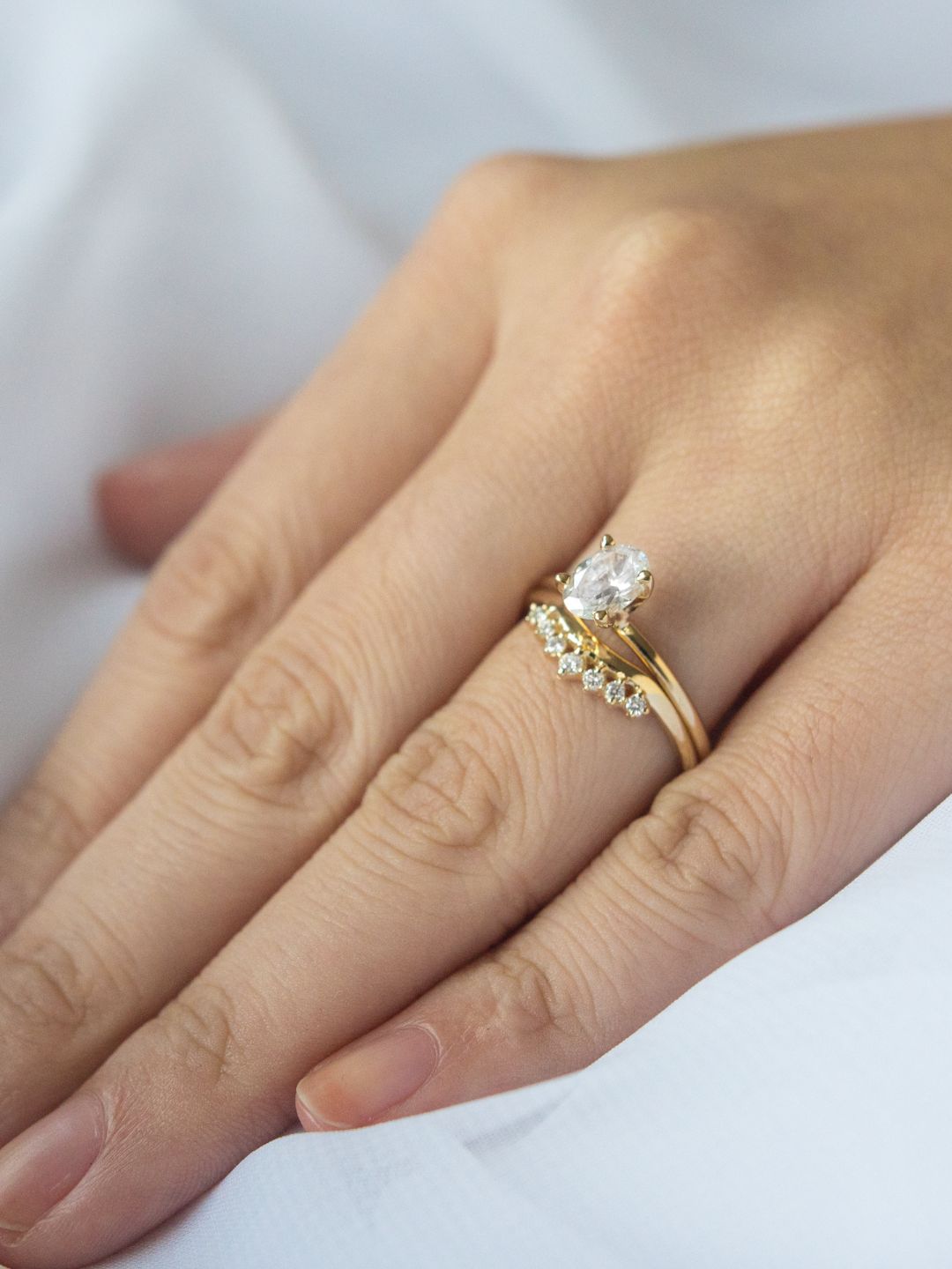 Stunning 1 CT Oval Moissanite Engagement Ring With Solitaire Design 12
