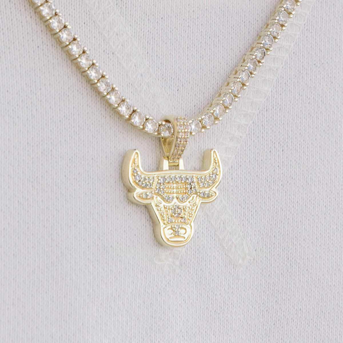 2 CT Round Moissanite Chicago Bulls NBA Logo Silver Pendant for Him 1