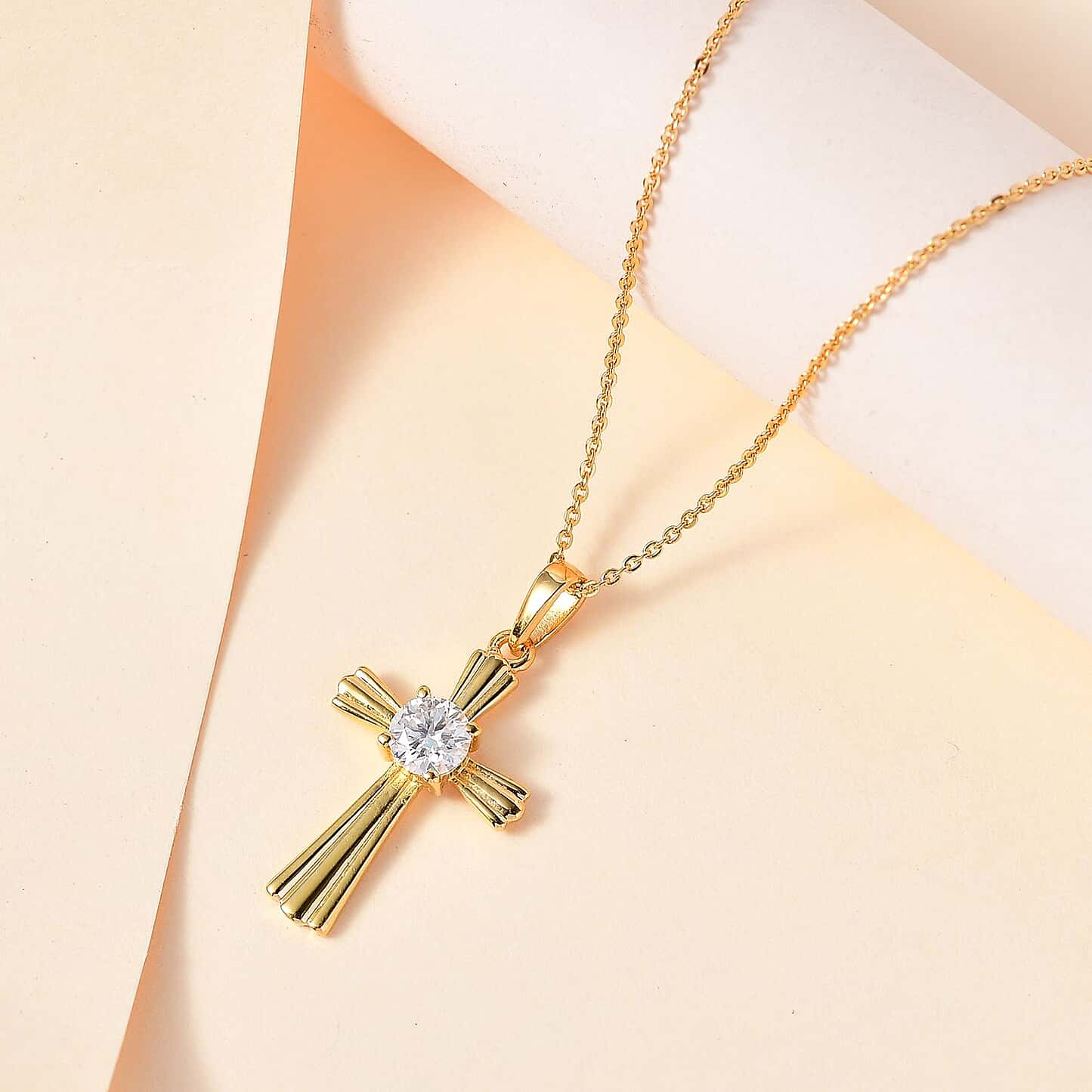 Round Cut Cubic Zirconia in 925 Sterling Silver Necklace 3