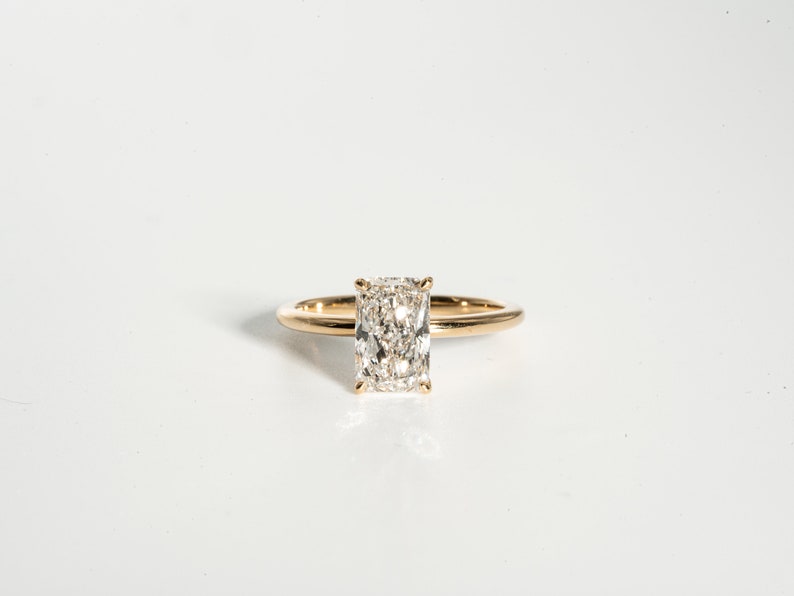 Stunning 1.70 CT Radiant Moissanite Engagement Ring with Solitaire Design 1