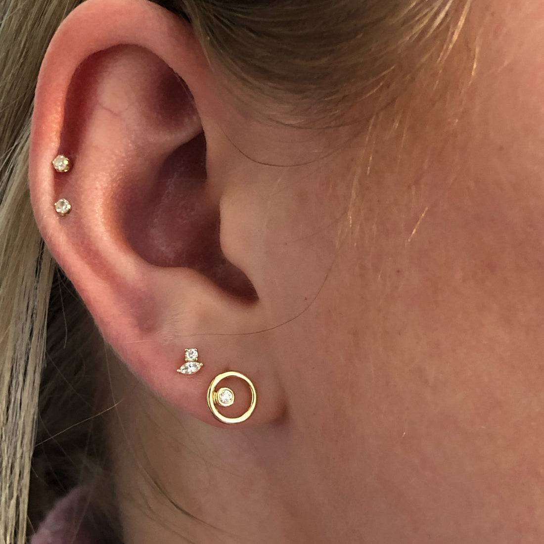 0.10 TCW Round Cut Moissanite Circle Stud Earrings in Gold 2