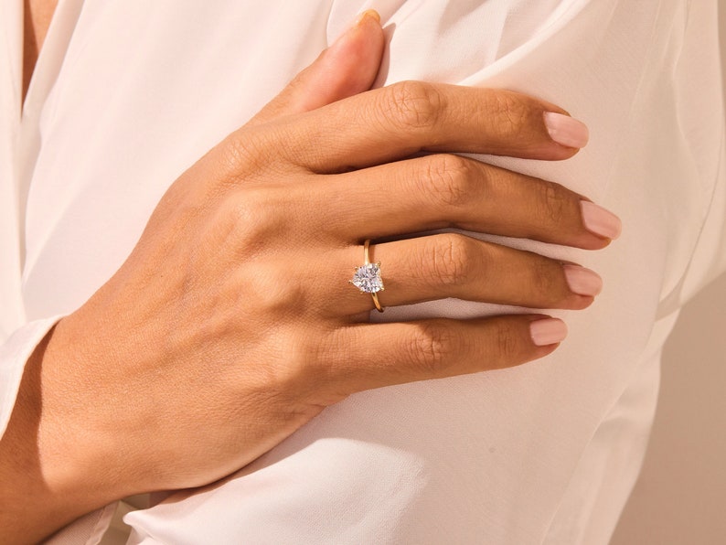 Stunning 1.5 CT Heart Moissanite Engagement Ring with Solitaire Design 6