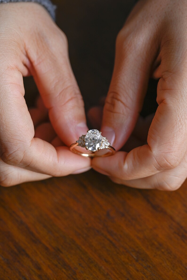 Stunning 1.0 - 2.0 CT Oval Moissanite Engagement Ring with Cluster Design 2