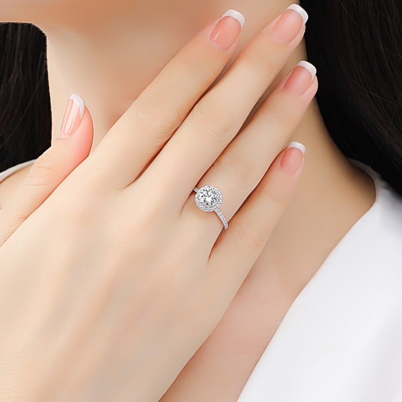 Stunning 1.0 CT Round Cut Moissanite Engagement Ring with Halo & Pave Design 6