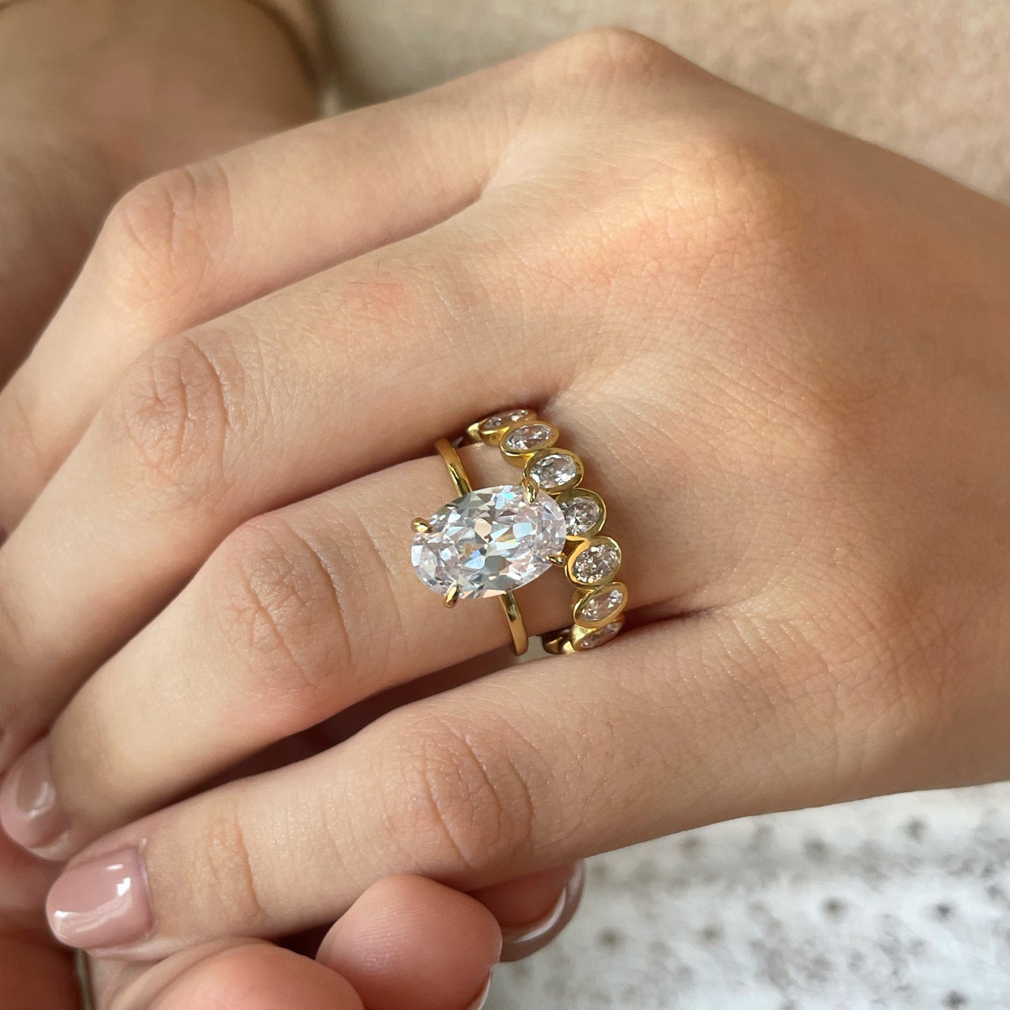 Stunning 1.0 CT Oval Moissanite Engagement Ring with Solitaire Design 17