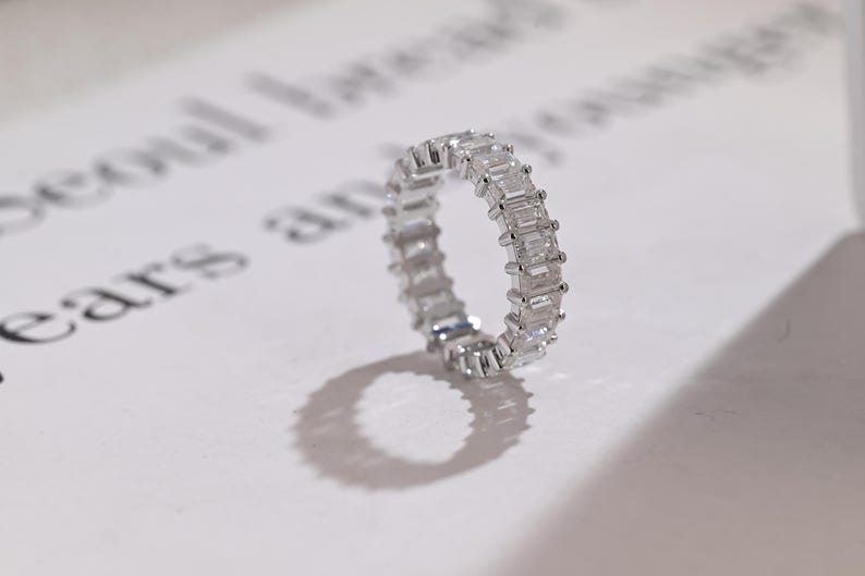 Stunning 0.5 TCW Emerald Moissanite Stones Full Eternity Wedding Band 9
