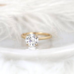 Stunning 2.0 CT Round Moissanite Engagement Ring with Hidden Halo Design