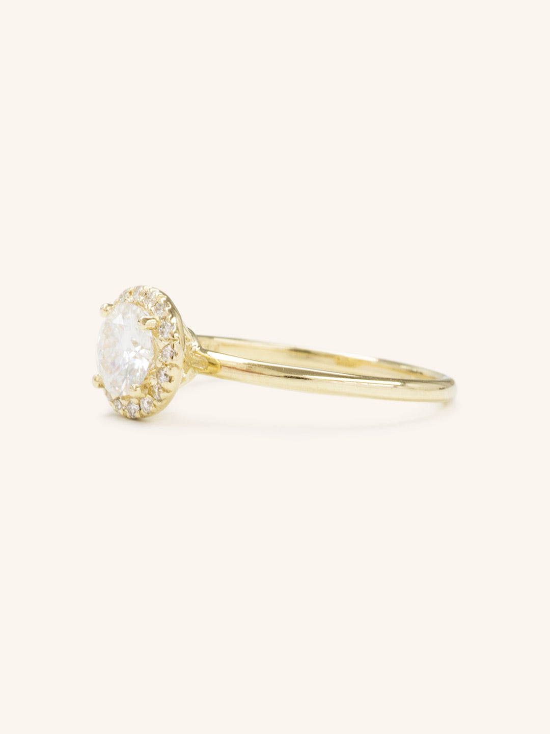 Stunning 1.0 CT Round Moissanite Engagement Ring with Halo Design 2
