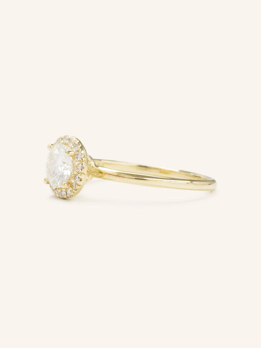 Stunning 1.0 CT Round Moissanite Engagement Ring with Halo Design 2