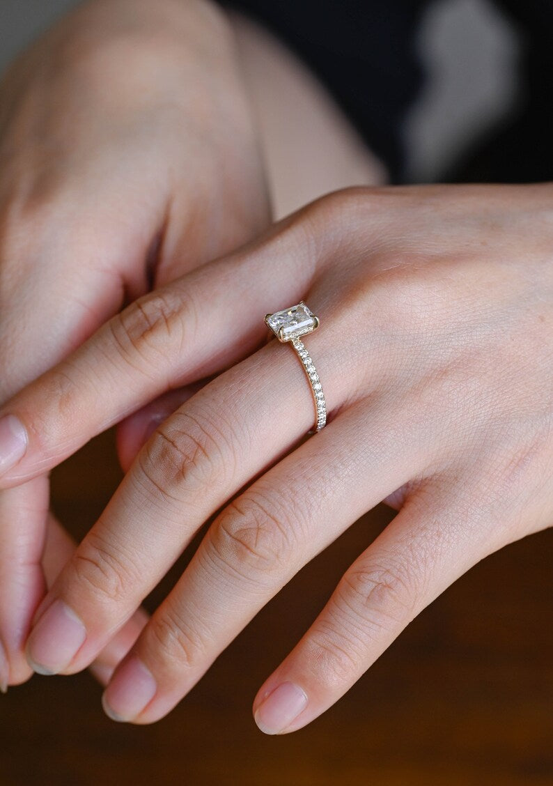 Stunning 1.0 - 2.0 CT Emerald Moissanite Engagement Ring With Hidden Halo & Pave Design 2