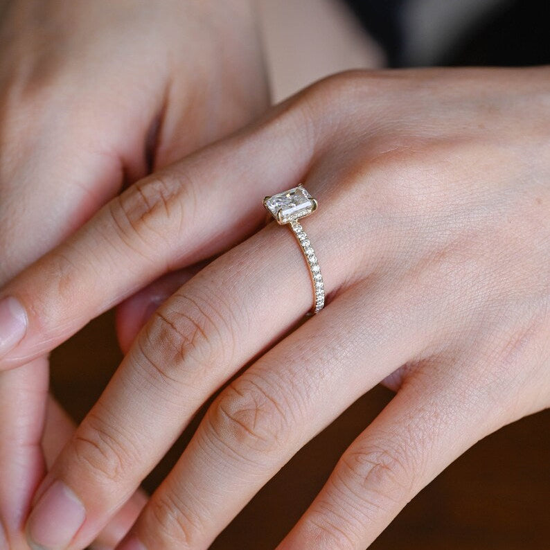 Stunning 1.0 - 2.0 CT Emerald Moissanite Engagement Ring With Hidden Halo & Pave Design 2