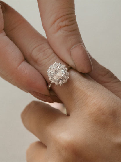 Stunning 1 CT Oval Moissanite Engagement Ring With Halo Design 8