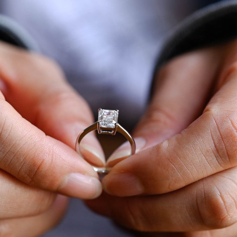 Stunning 1.0 - 2.0 CT Emerald Moissanite Engagement Ring with Solitaire Design 2