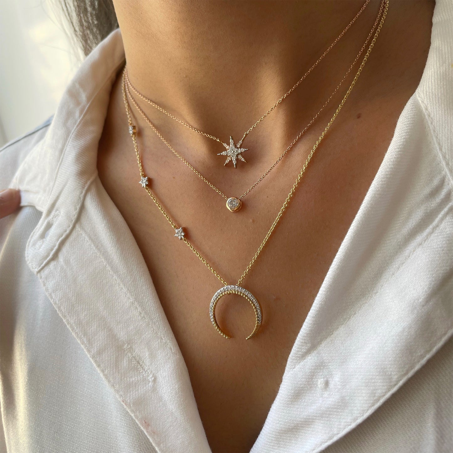 0.30 TCW Round Moissanite Diamond Star Pendant Necklace in Solid Gold 2