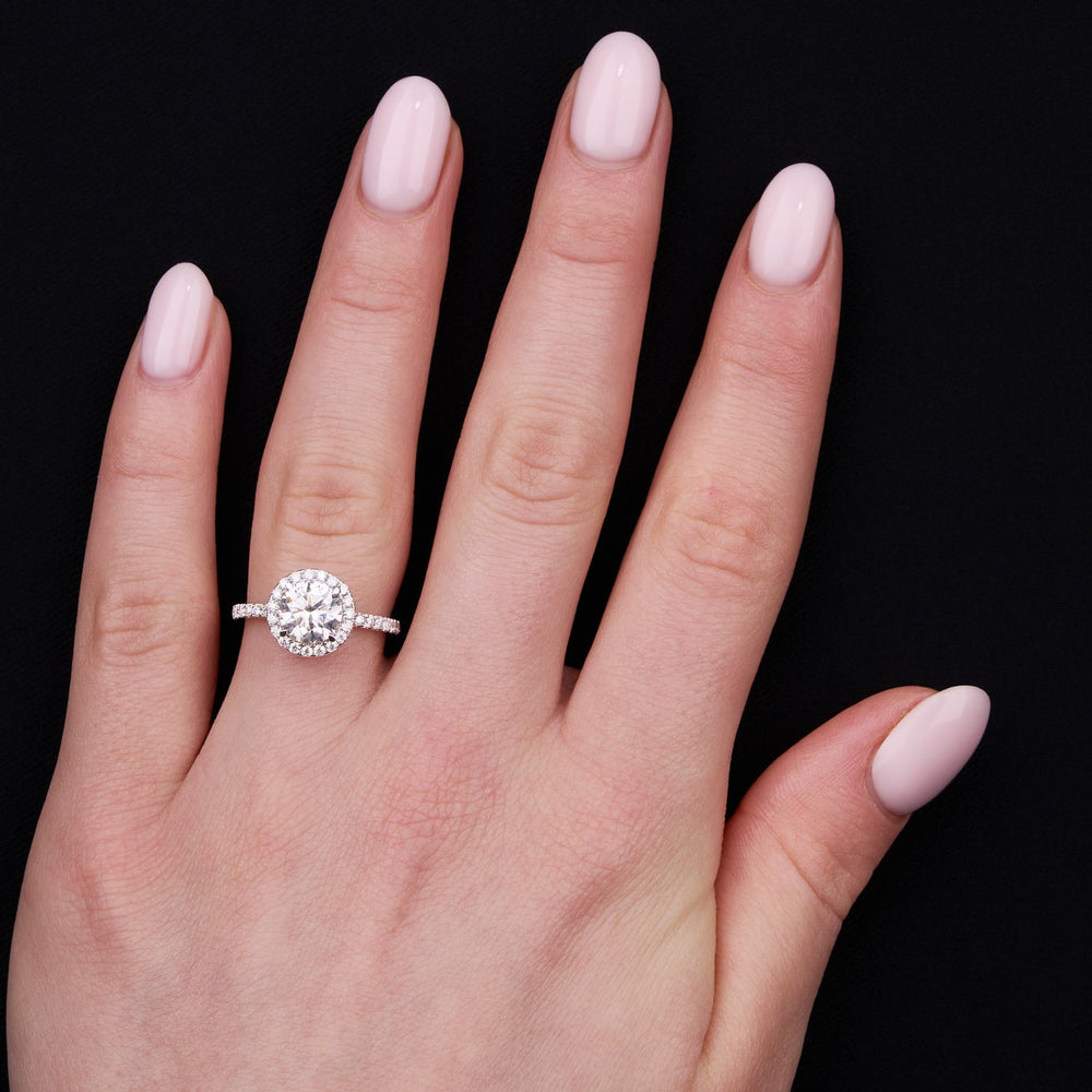 Stunning 1.0-2.0 CT Round Moissanite Engagement Ring with Halo Design 8