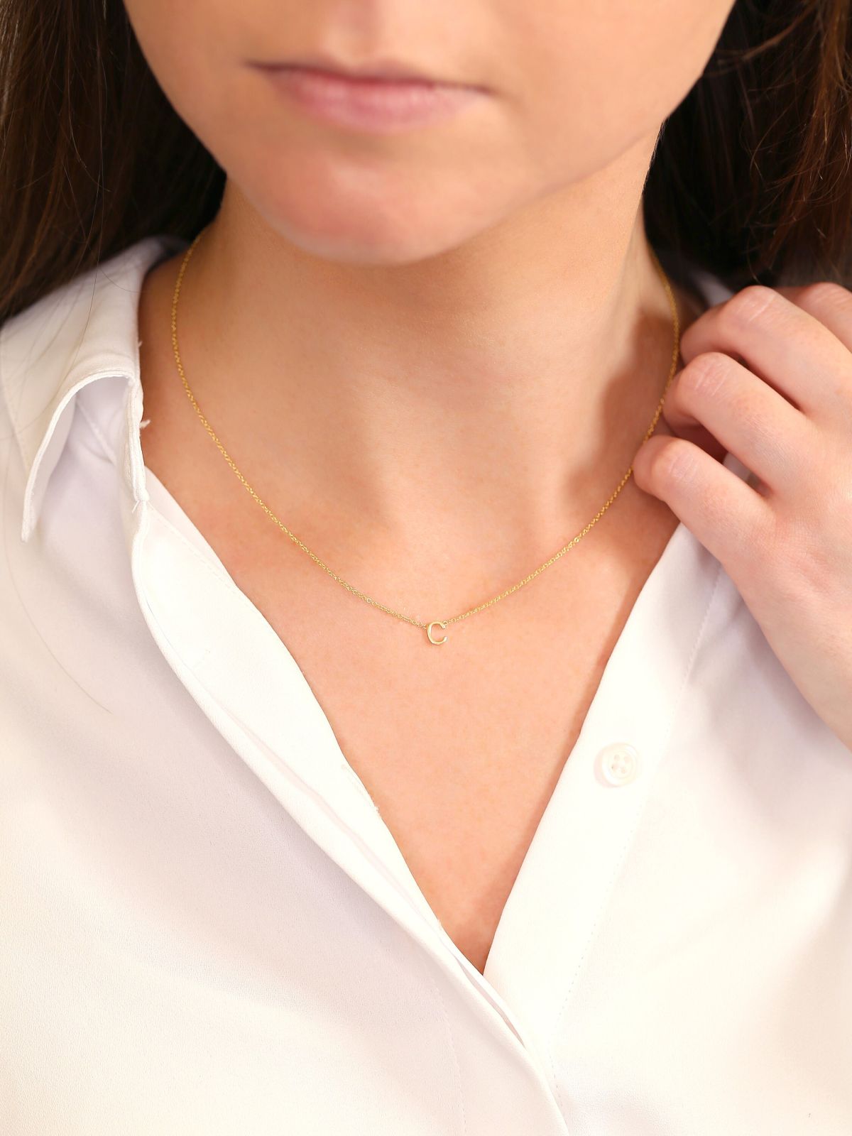 Customized Letter Pendant Necklace in Solid Gold 4