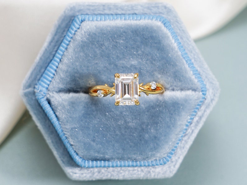 Stunning 1.0 - 2.0 CT Emerald Moissanite Engagement Ring with Twisted Pave Design 3