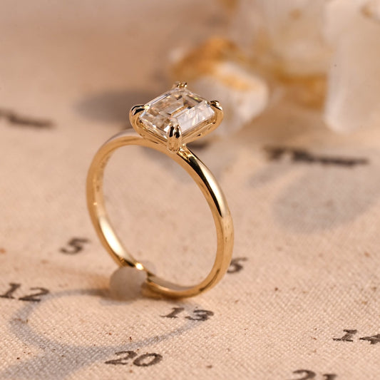 Stunning 3.0 CT Emerald Moissanite Engagement Ring with Solitaire Design 2