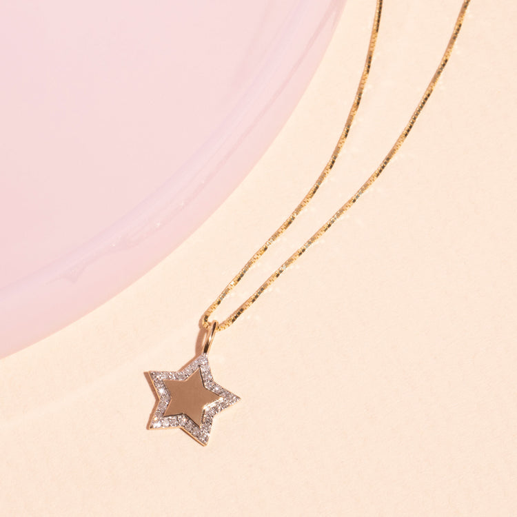 0.40 TCW Round Moissanite Diamond Star Pendant Necklace in Solid Gold 4