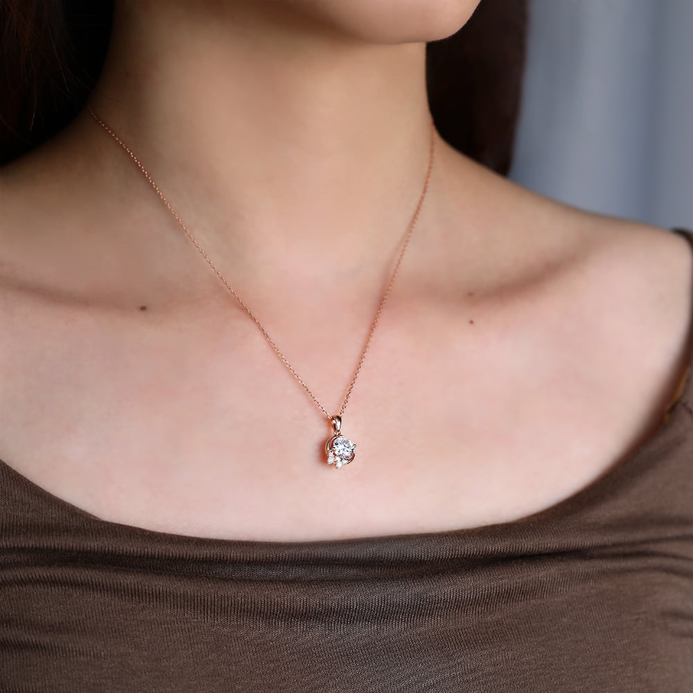 1.10 CT Round Moissanite Diamond Cluster Pendant Necklace in Solid Gold 5