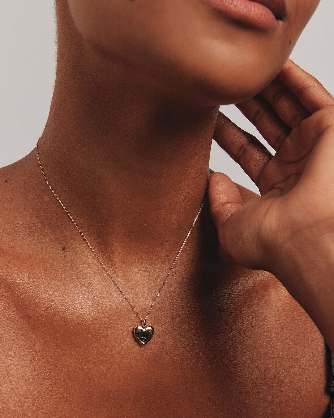 Round Cut Cubic Zirconia in 925 Sterling Silver Necklace 2