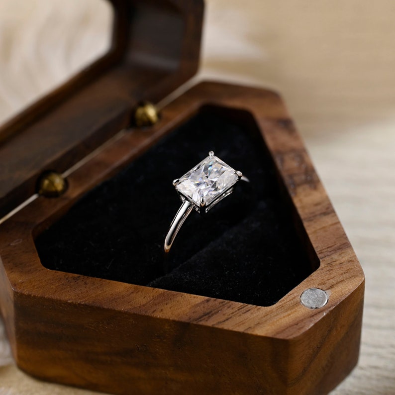 Stunning 3.0 CT Radiant Moissanite Engagement Ring with Solitaire Design 8