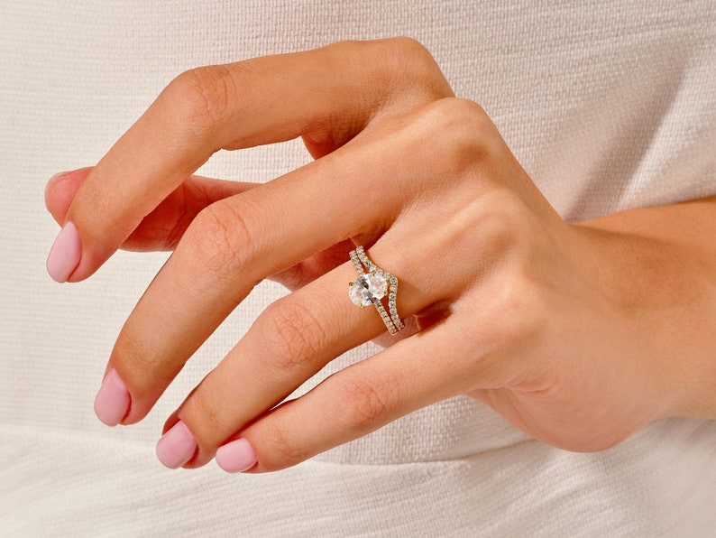 1.50 CT Oval Cut Moissanite Bridal Ring Set with Marquise & Round Wedding Bands 5