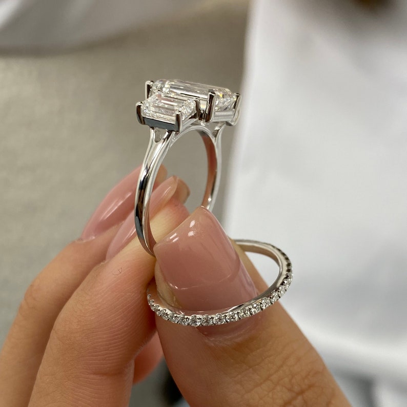 Stunning 3.0 CT Emerald Moissanite Engagement Ring with Three Stone Design 7