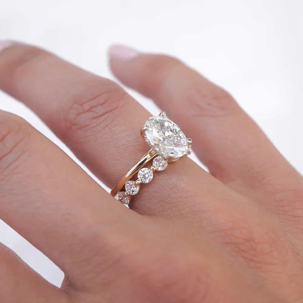 Stunning 0.4 TCW Round Moissanite Stone Half Eternity Wedding Band 3